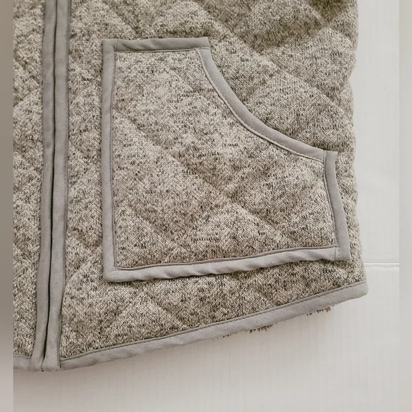 Simply Southern Quilted Heathered Gray Plush Lined Vest with Pockets Sz S-M - Picture 7 of 12